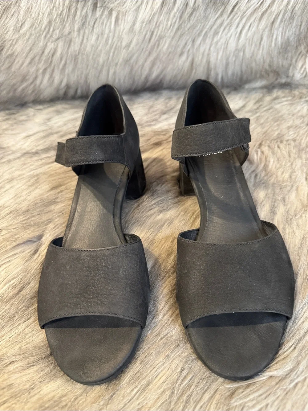 Eileen Fisher Black Low Block Heel Ankle-Strap Sandals Size 8